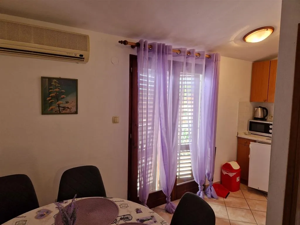 Privátní no name apartmány Sv. Filip i Jakov