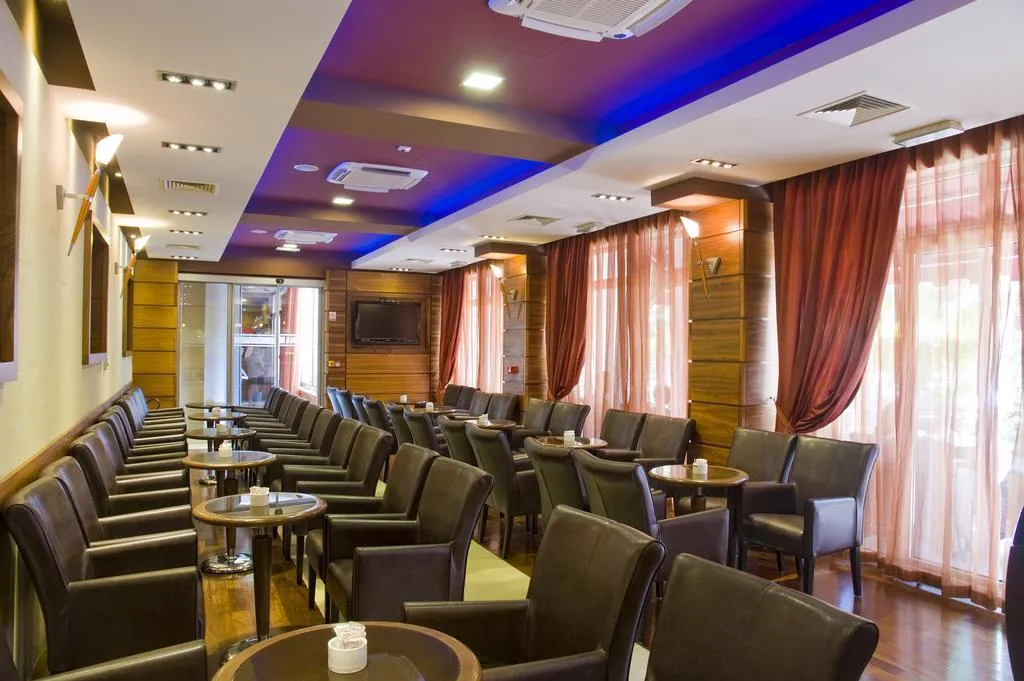 Hotel Plaža (Omiš)