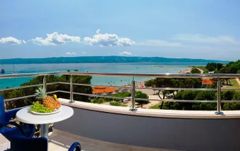 Hotel Plaža (Omiš)
