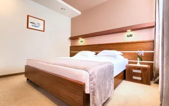 Hotel Plaža (Omiš)