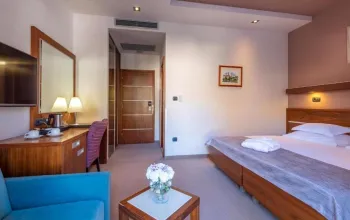 Hotel Plaža (Omiš)