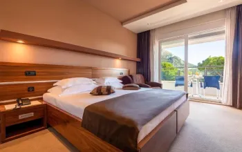 Hotel Plaža (Omiš)