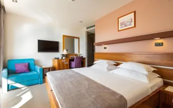 Hotel Plaža (Omiš)