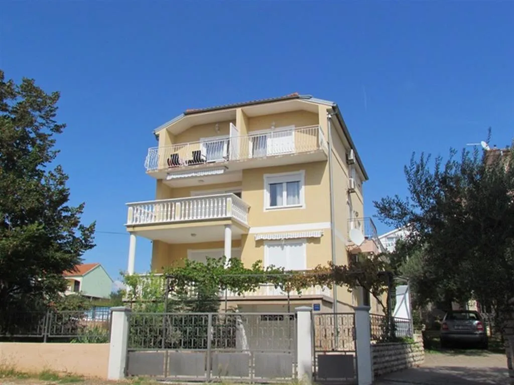 Apartmány Damir (Sv. Filip i Jakov)