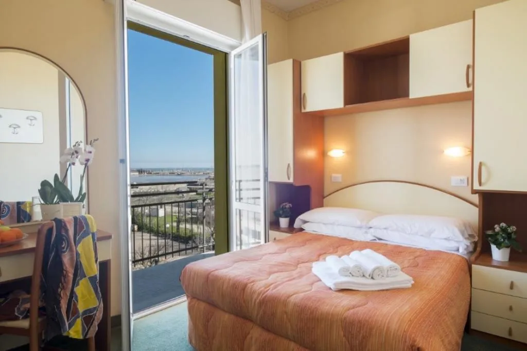 Hotel Crosal