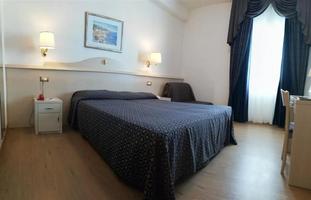 Hotel Caravelle