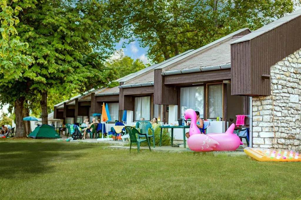 Kemp Balatontourist Füred (bungalovy)