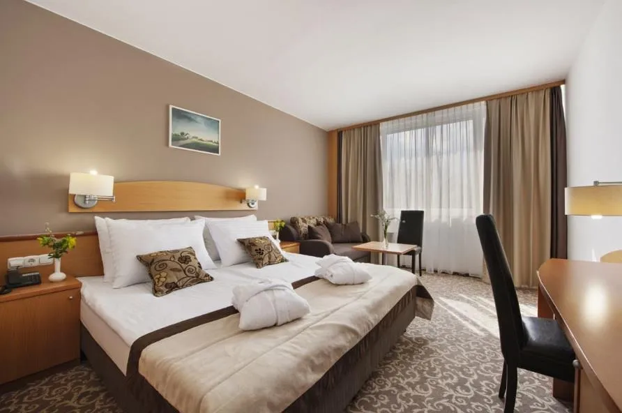 Wellness pobyt s dopravou a polopenzí ve slavných Terme 3000 – Hotel Termal