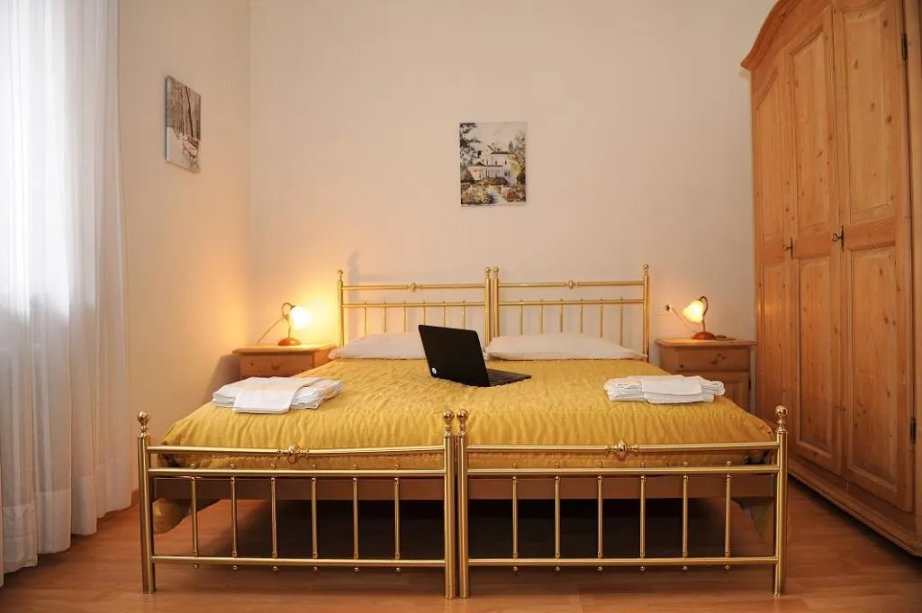 Hotel Bucaneve
