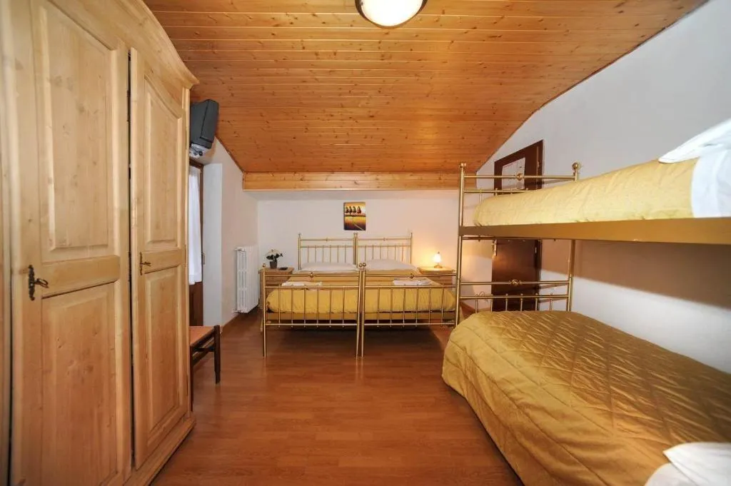 Hotel Bucaneve