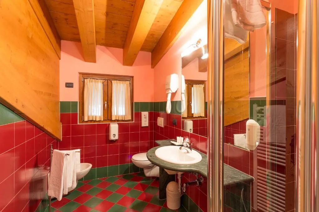 5denní zájezd (denní přejezd) s dopravou, polopenzí a skipasem v ceně – hotel Arisch