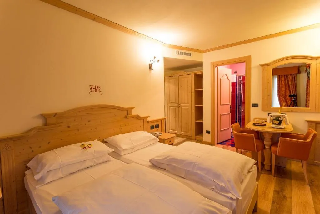 5denní zájezd (denní přejezd) s dopravou, polopenzí a skipasem v ceně – hotel Arisch