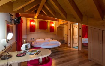 6denní zájezd (denní přejezd) s dopravou, polopenzí a skipasem v ceně – hotel Arisch