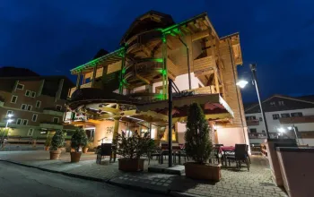 6denní zájezd (denní přejezd) s dopravou, polopenzí a skipasem v ceně – hotel Arisch