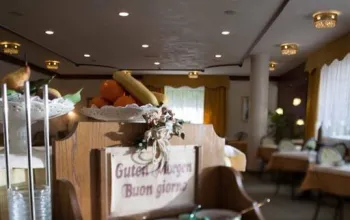 6denní zájezd (denní přejezd) s dopravou, polopenzí a skipasem ceně – hotel Miralago
