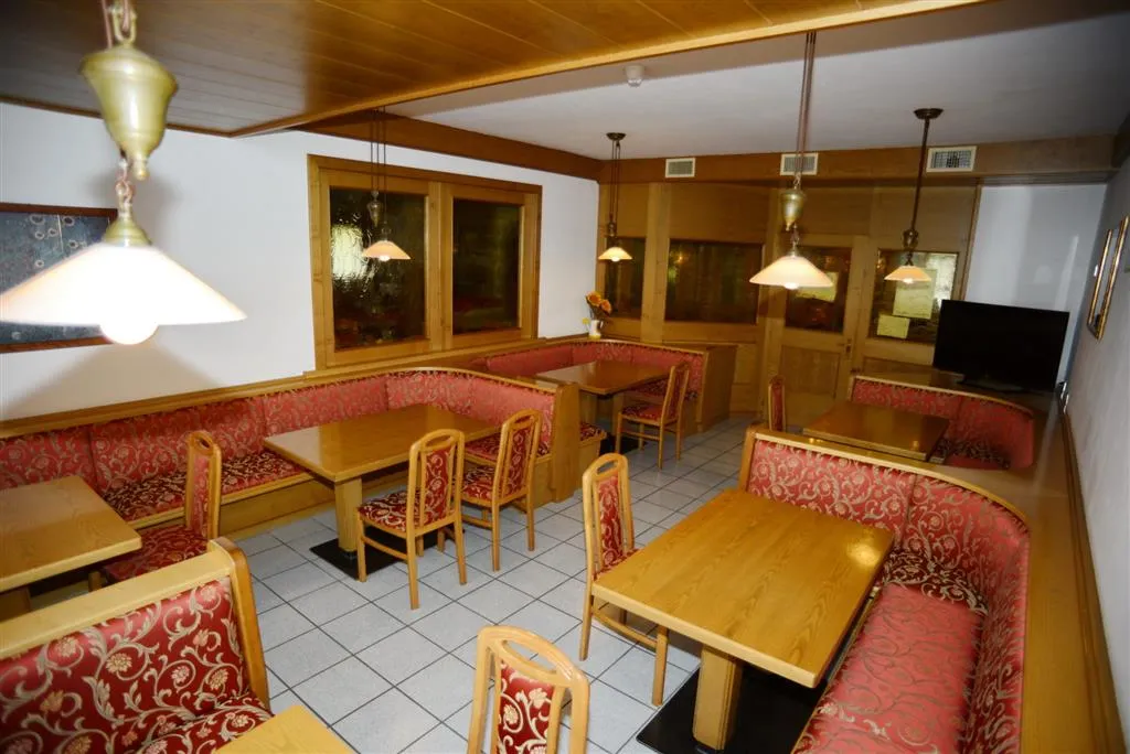 5denní zájezd s dopravou, polopenzí a skipasem v ceně – hotel Canada