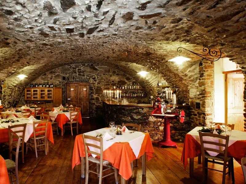 6denní zájezd (denní přejezd) s dopravou, polopenzí a skipasem ceně – hotel La Mirandola
