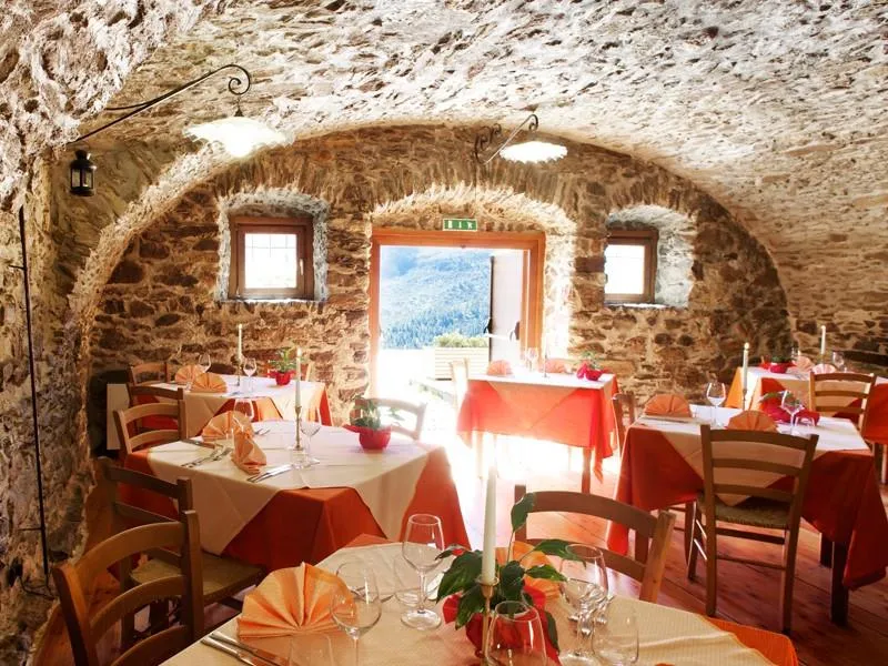 6denní zájezd (denní přejezd) s dopravou, polopenzí a skipasem ceně – hotel La Mirandola