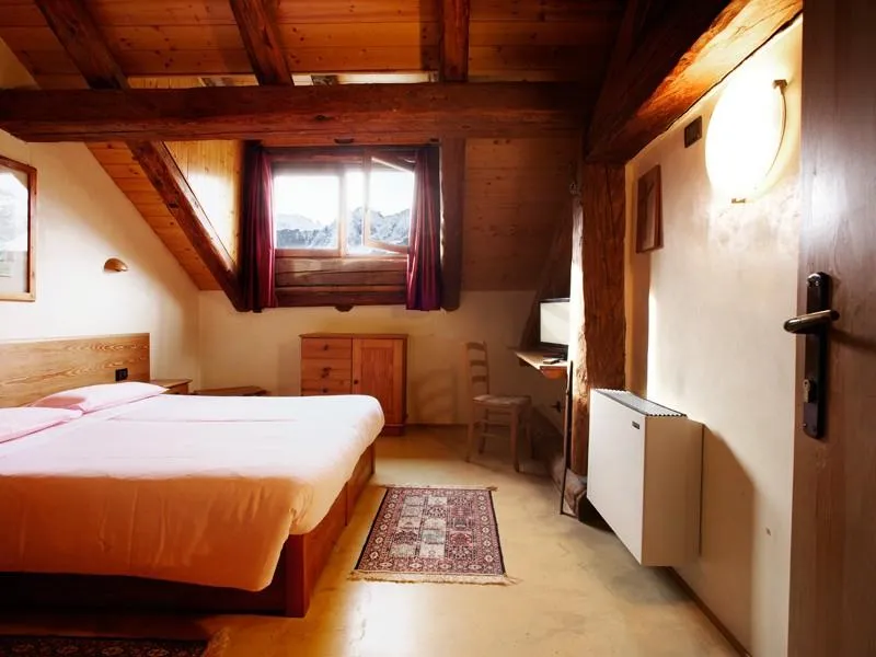 6denní zájezd (denní přejezd) s dopravou, polopenzí a skipasem ceně – hotel La Mirandola