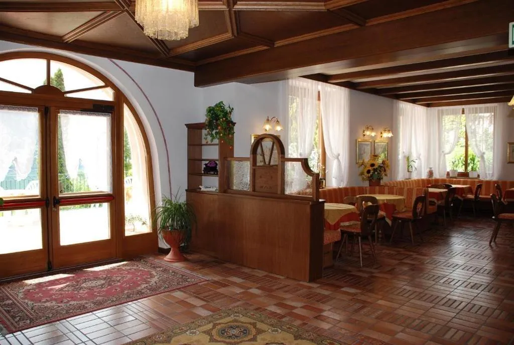 6denní zájezd (denní přejezd) s dopravou, polopenzí a skipasem v ceně – hotel Nevada