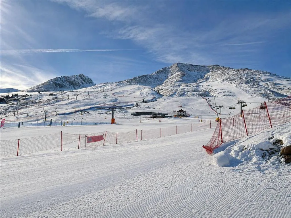 6denní zájezd s polopenzí a skipasem v ceně – hotely různé Passo Tonale a okolí