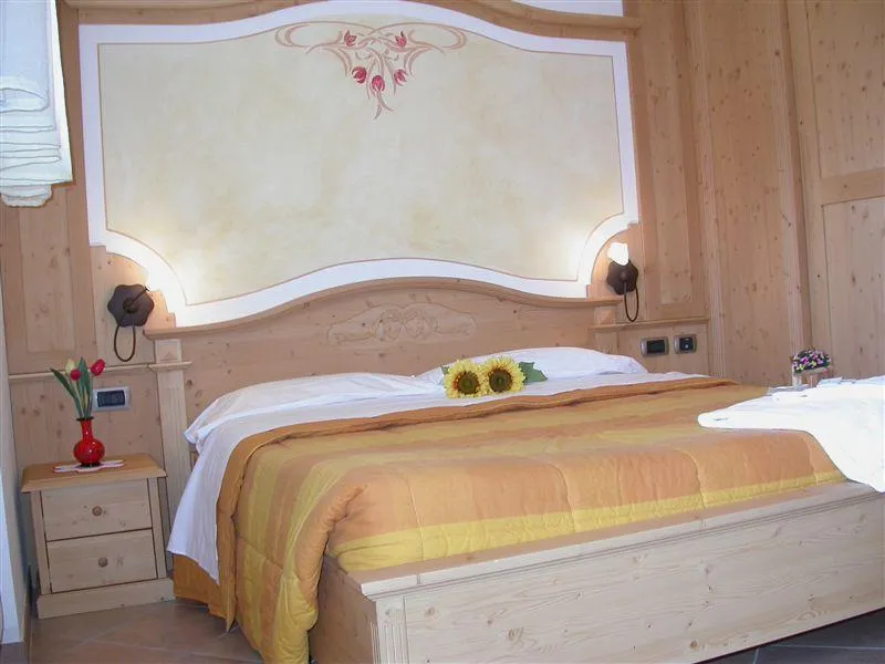 5denní zájezd s dopravou, polopenzí a skipasem v ceně – hotely různé Paganella