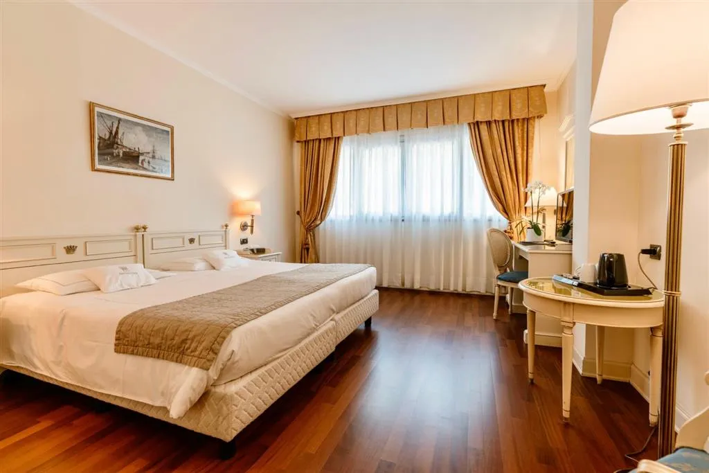Hotel Savoy Palace (Gardone Riviera)