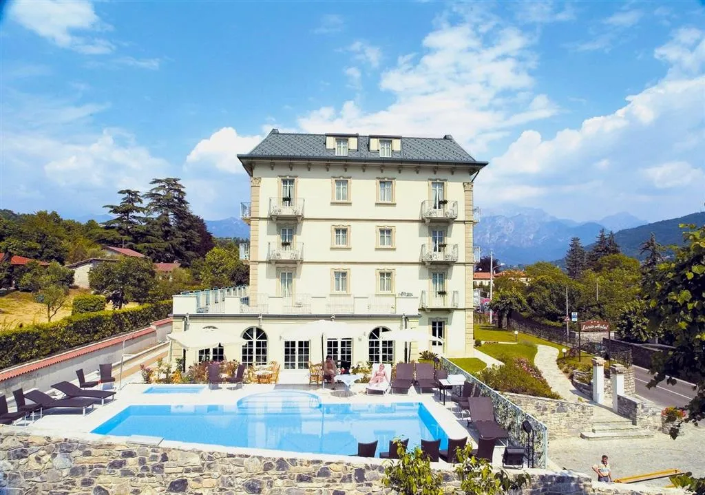 Hotel Lario