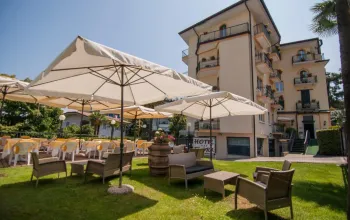 Hotel Flora
