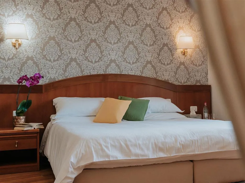 Hotel Flora