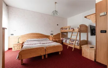 Hotel Job