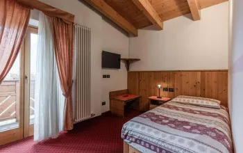 Hotel Job