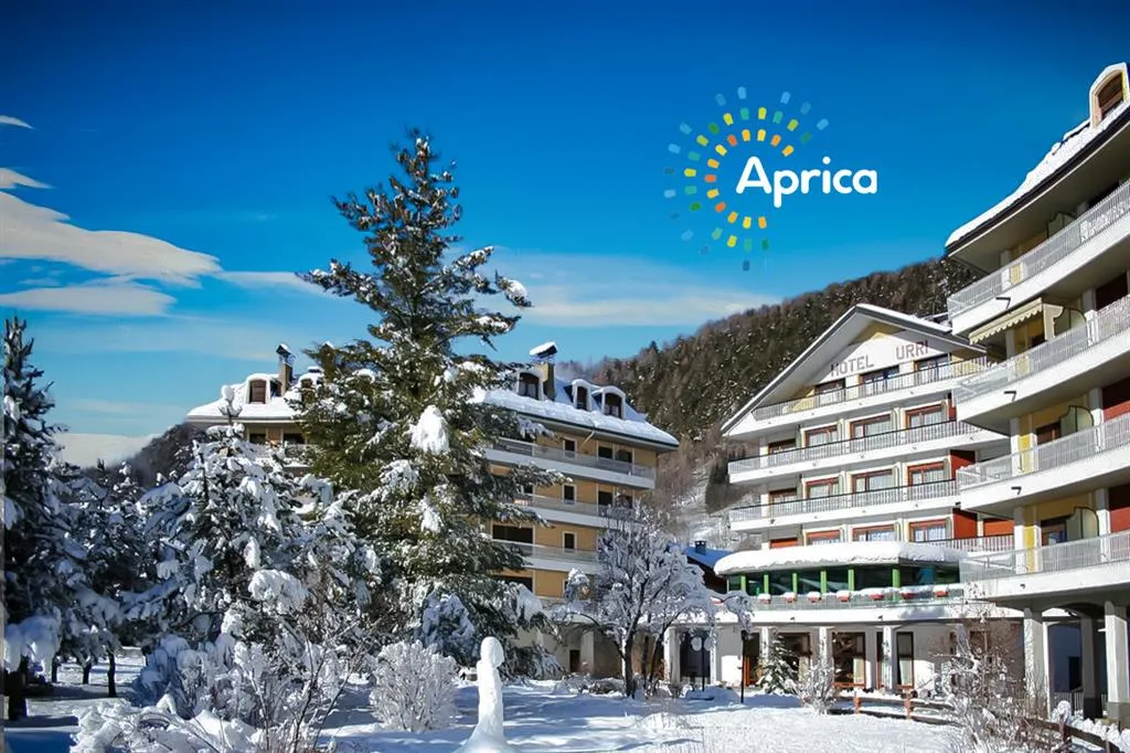 5denní zájezd (denní přejezd) s dopravou, polopenzí a skipasem v ceně – hotel Urri