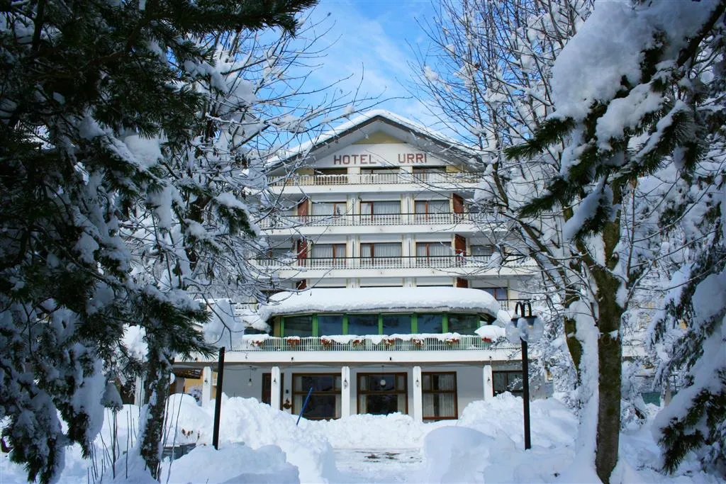 6denní velikonoční zájezd s polopenzí a skipasem – hotel Urri