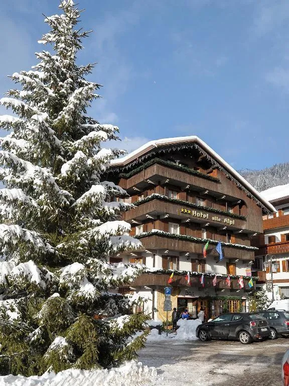 5denní zájezd (denní přejezd) s dopravou, polopenzí a skipasem v ceně – hotel Alle Alpi