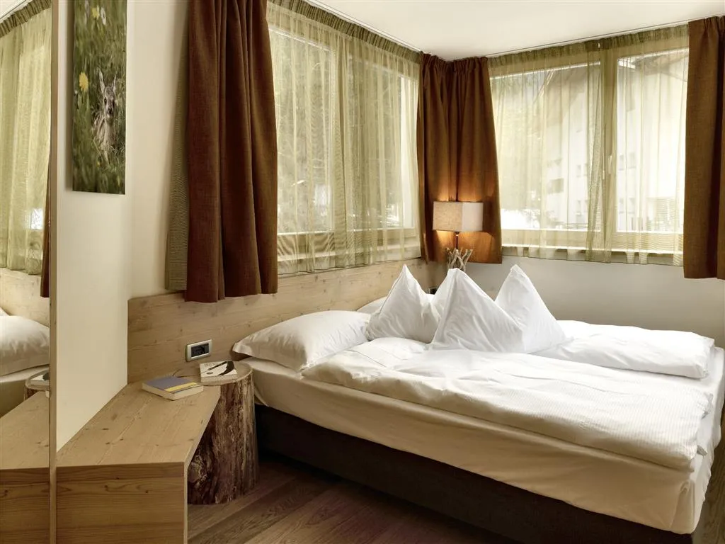 Residence Color Home Suite Apartments