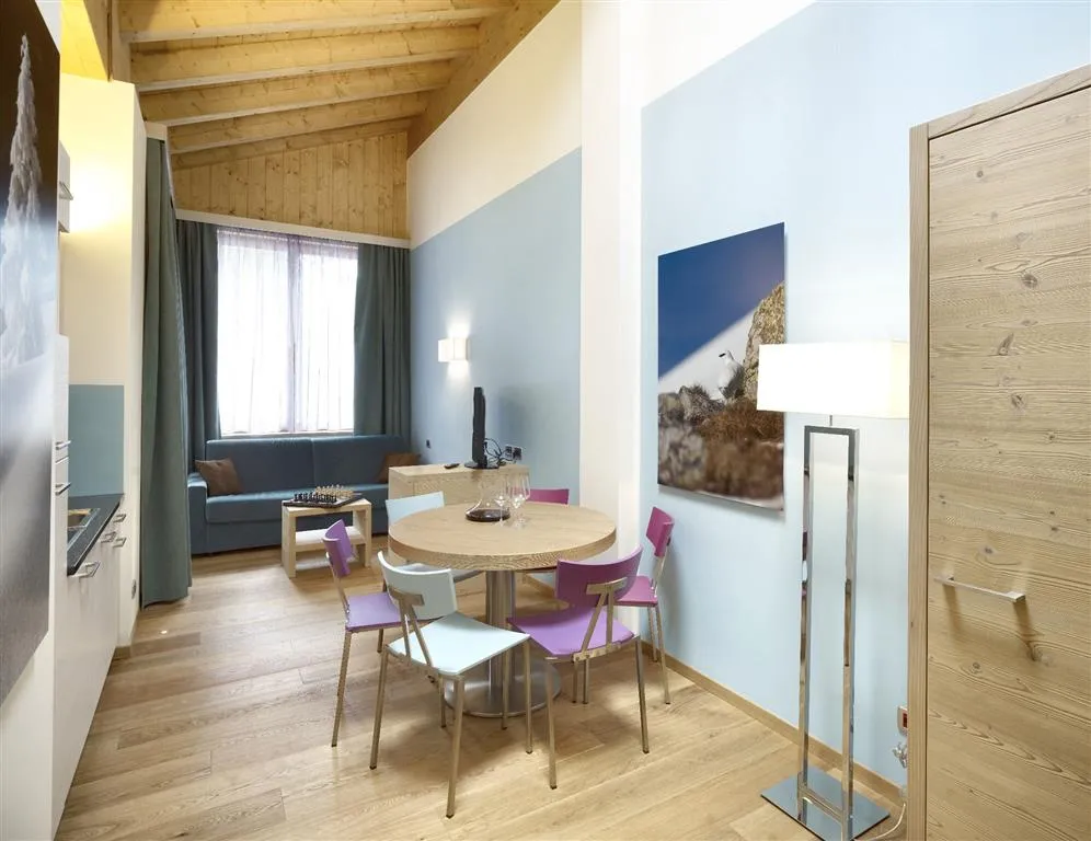 Residence Color Home Suite Apartments