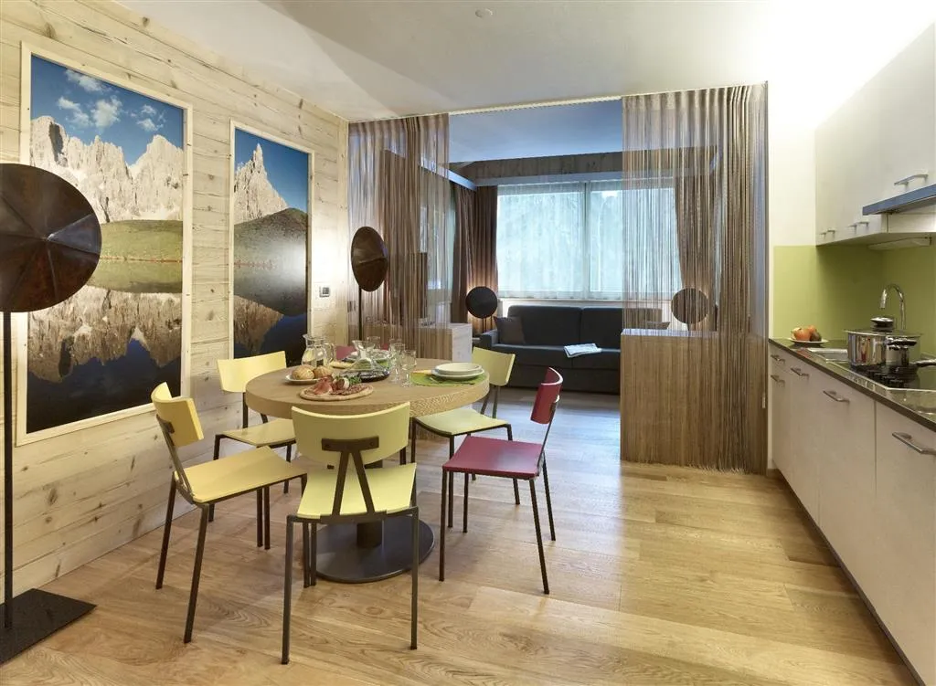 Residence Color Home Suite Apartments