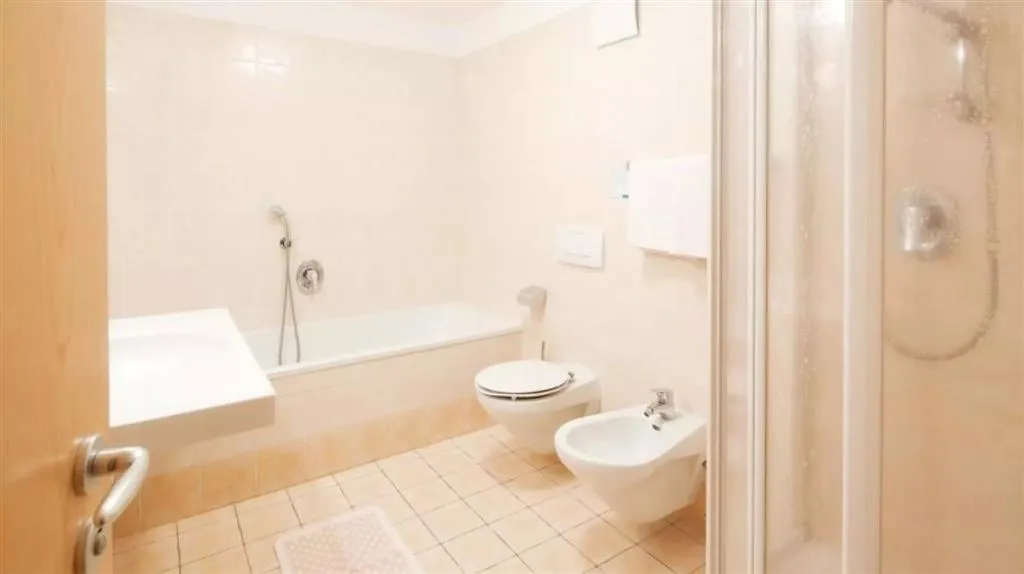 6denní zájezd (denní přejezd) s dopravou a polopenzí ceně – hotel Antermoia