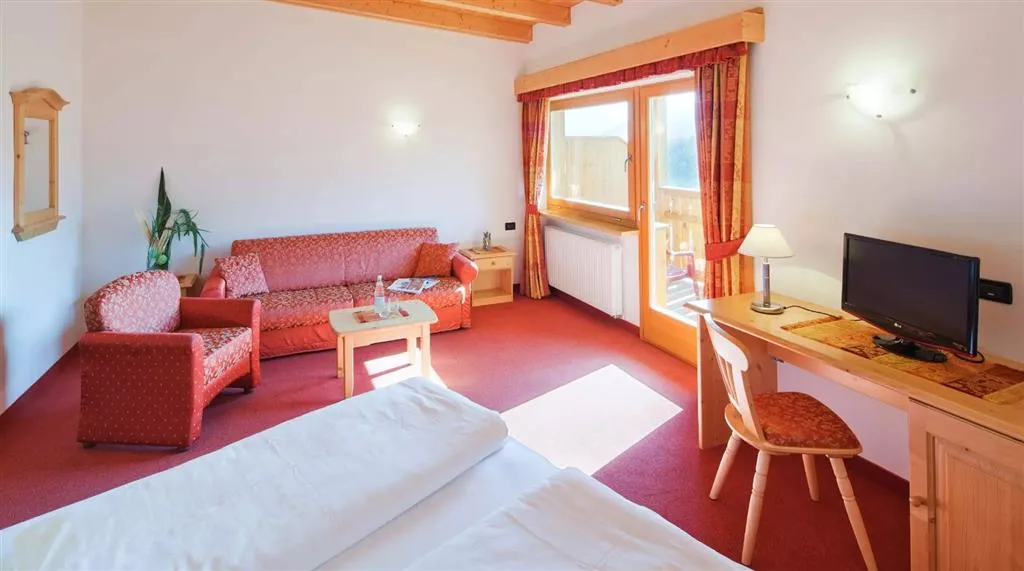 6denní zájezd (denní přejezd) s dopravou a polopenzí ceně – hotel Antermoia