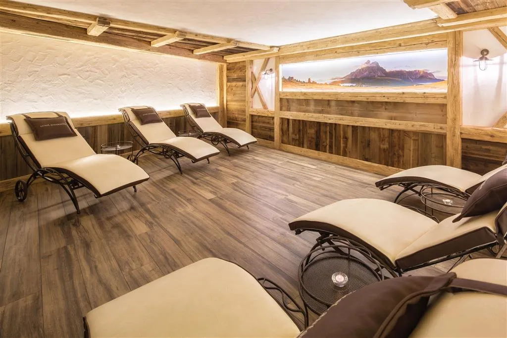 5denní zájezd s dopravou a polopenzí v ceně – hotel Antermoia