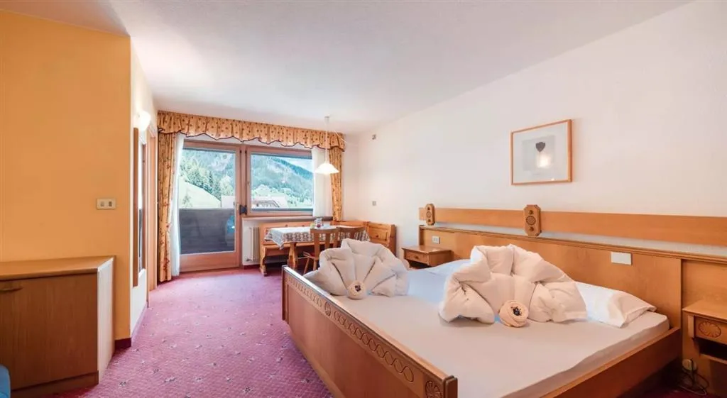 5denní zájezd s dopravou a polopenzí v ceně – hotel Putia