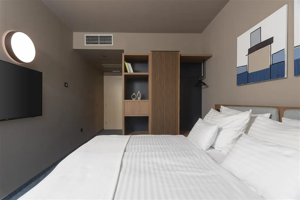 Hotel Adria 2027
