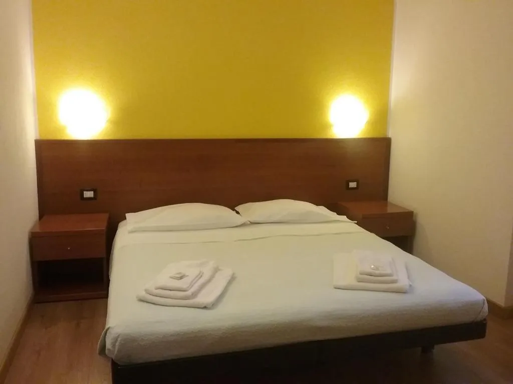Residence Acero Rosso