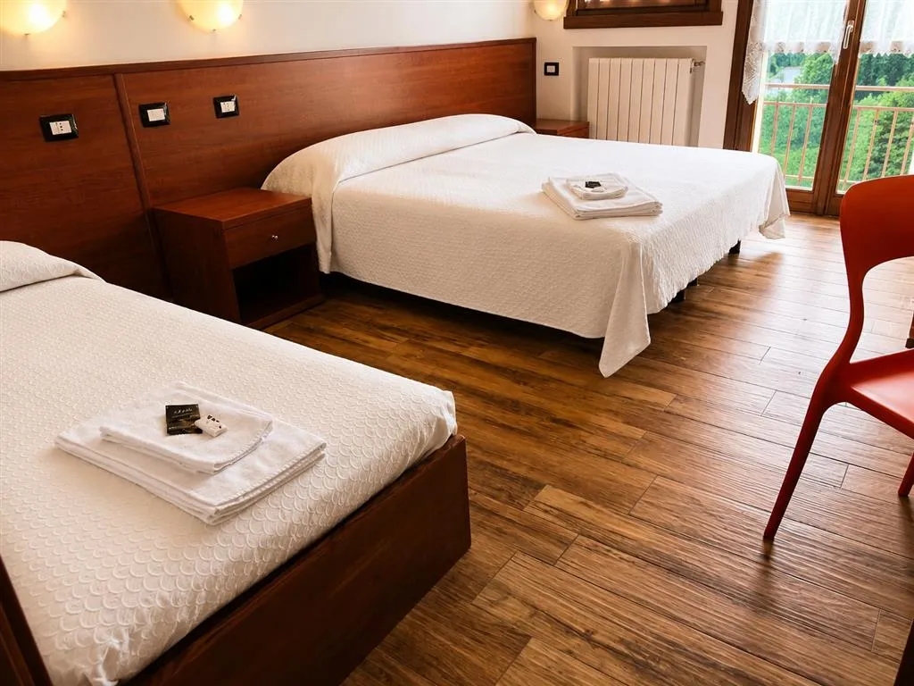 Residence Acero Rosso