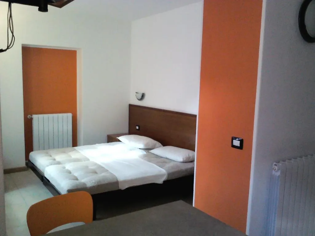 Residence Acero Rosso