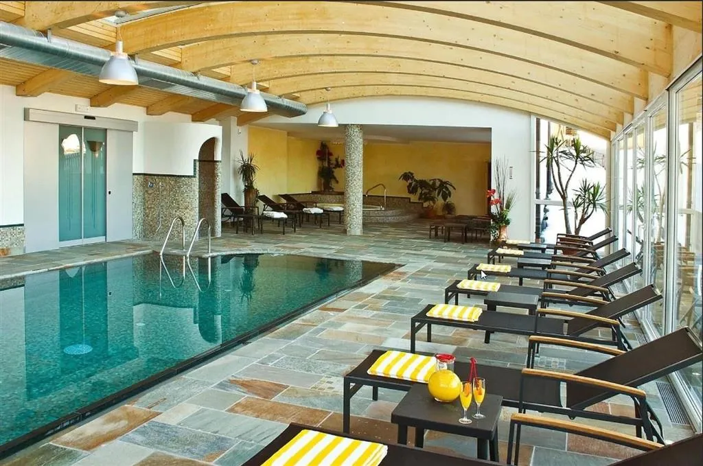 5denní zájezd s dopravou a polopenzí v ceně – hotel Alpenfrieden