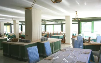 6denní zájezd (denní přejezd) s dopravou, polopenzí a skipasem v ceně – hotel Urri