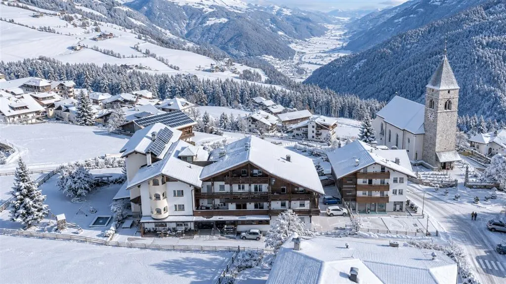 5denní zájezd (denní přejezd) s dopravou a polopenzí v ceně – hotel Alpenfrieden