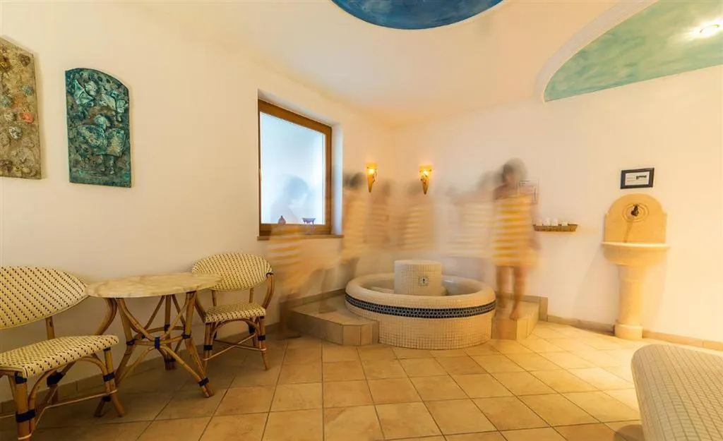 5denní zájezd (denní přejezd) s dopravou a polopenzí v ceně – hotel Alpenfrieden